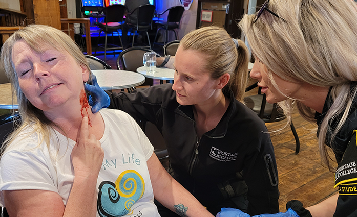 images/news/Program/Women in resturant.png